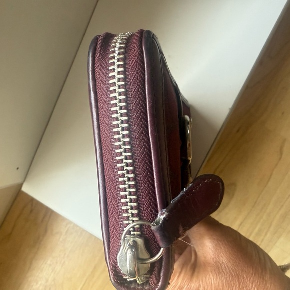 Coach Signature Jacquard Buckle Wallett​ - Picture 8 of 9